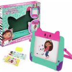 GABBY'S DOLLS HOUSE LAVAGNA 3IN1 ART EASEL BX512 8SI/39365