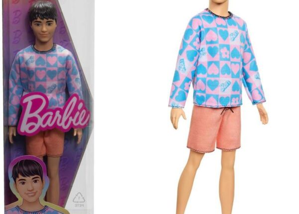 KEN FASHIONISTAS CASTANO CON MAGLIA MANICA LUNGA E PANTALONCINI ROSA DWK44-HRH24 CANVASS