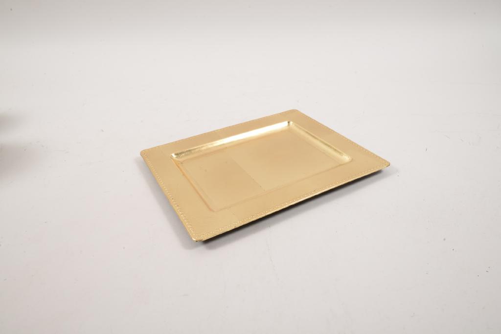 VASSOIO FOGLIA ORO IN PLASTICA 31.5X25X1.5CM 87444 - VASSOIO FOGLIA ORO IN PLASTICA 31.5X25X1.5CM 87444 -