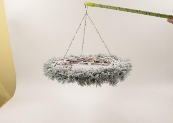CORONA "SNOW" CON GRIGLIA IN METALLO DIAM.55X10CM