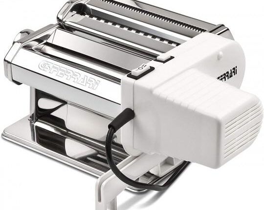 MACCHINA PER PASTA C/MOTORE E ACCESSORI ART.A181830