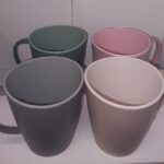 TAZZA MUG IN PLASTICA DUOTONE 350ML 8X10CM 4 COL. ASS. 030002030