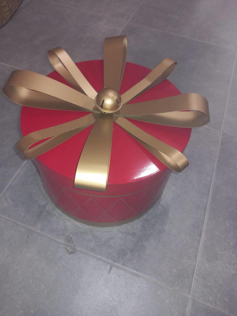 SCATOLA PACCO REGALO METALLO H26CM ROSSO ART.439651 SCATOLA PACCO REGALO METALLO H26CM ROSSO ART.439651