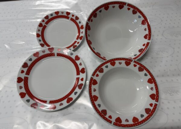 SERVIZIO PIATTI 19 PZ.CUORI ROSSI