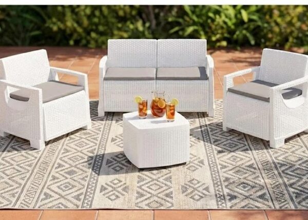SET COMO 2 POLTRONE+1 DIVANO+1 TAVOLO+4 CUSCINI BIANCO ART.3310