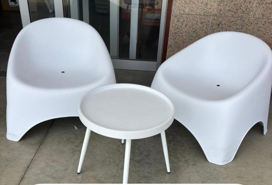 SET POLTRONE 2PZ + TAVOLO BIANCO PER ESTERNO ART.DSU25000291 SET POLTRONE 2PZ + TAVOLO BIANCO PER ESTERNO ART.DSU25000291