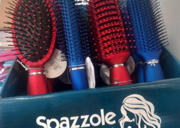 SPAZZOLE 3 COL. 4 MODELLI