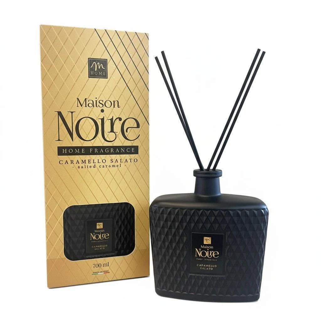 DIFFUSORE 700 ML LINEA MAISON NOIRE CARAMELLO SALATO C/BACCHETTI IN FIBRA DIFFUSORE 700 ML LINEA MAISON NOIRE CARAMELLO SALATO C/BACCHETTI IN FIBRA